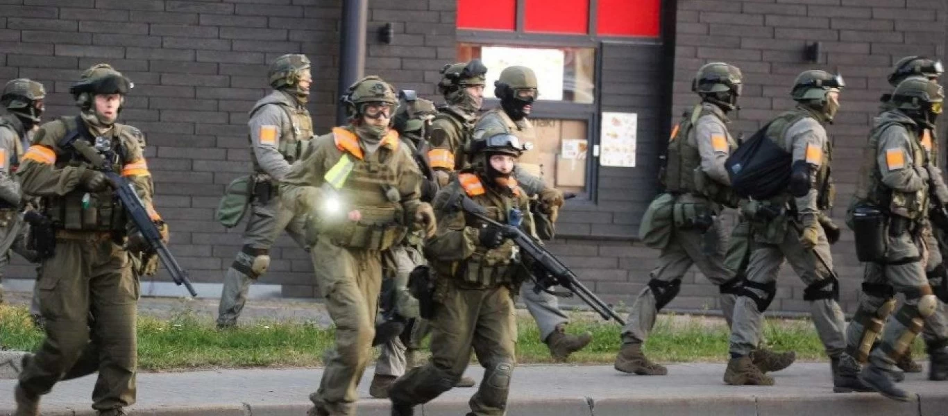 ΕΚΤΑΚΤΟ - Λευκορωσία: Στρατεύματα & δυνάμεις ασφαλείας συρρέουν στην πρωτεύουσα - Θα ανακοινωθεί ένωση με Ρωσία;